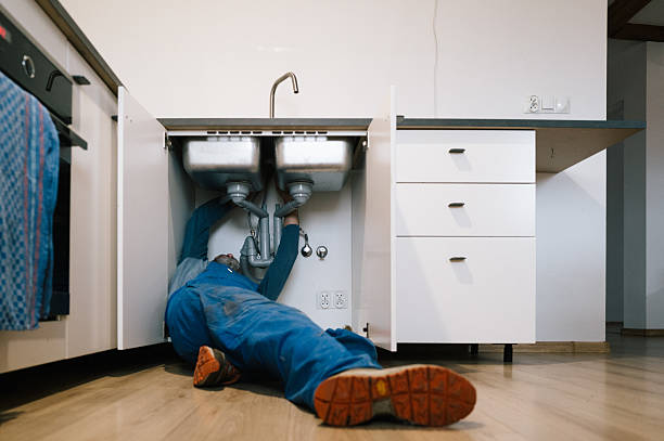 Professional Drain Cleaning technician working in Vernon Hills, IL